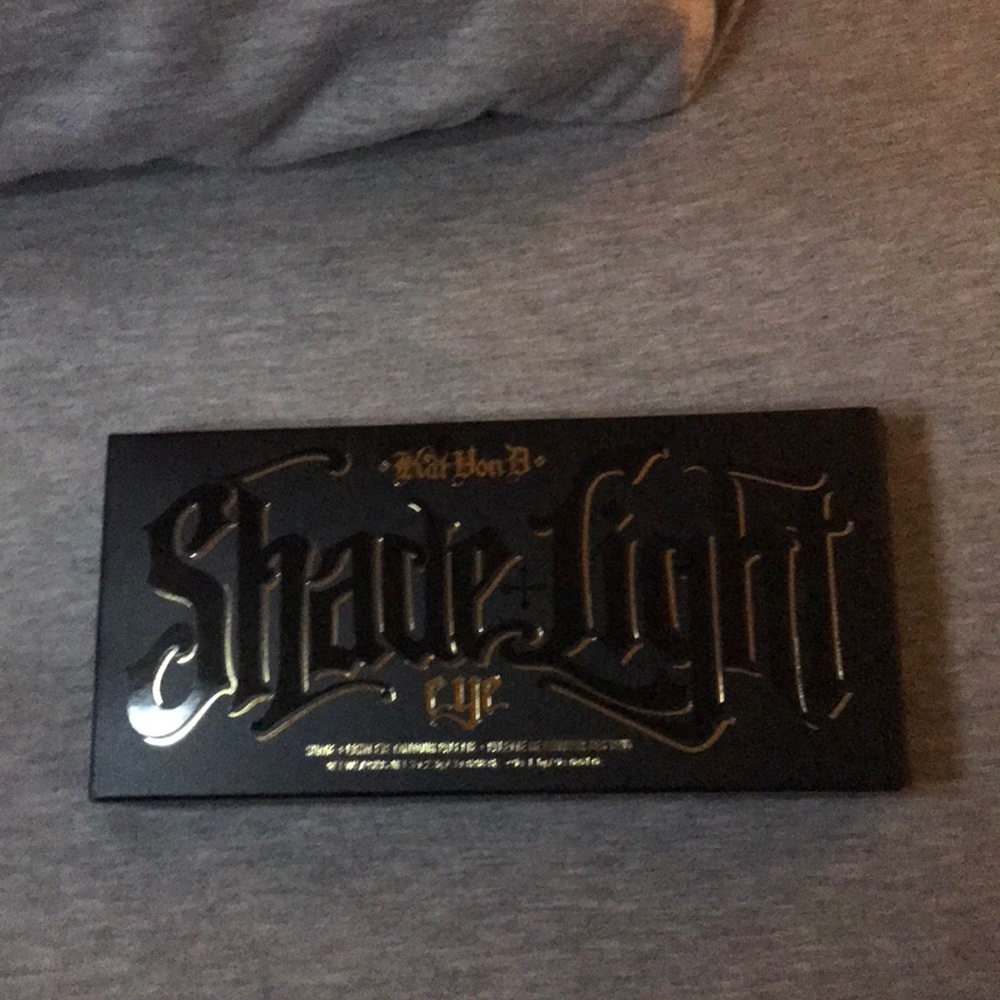 Kat Von D Shade and Light Eye Palette